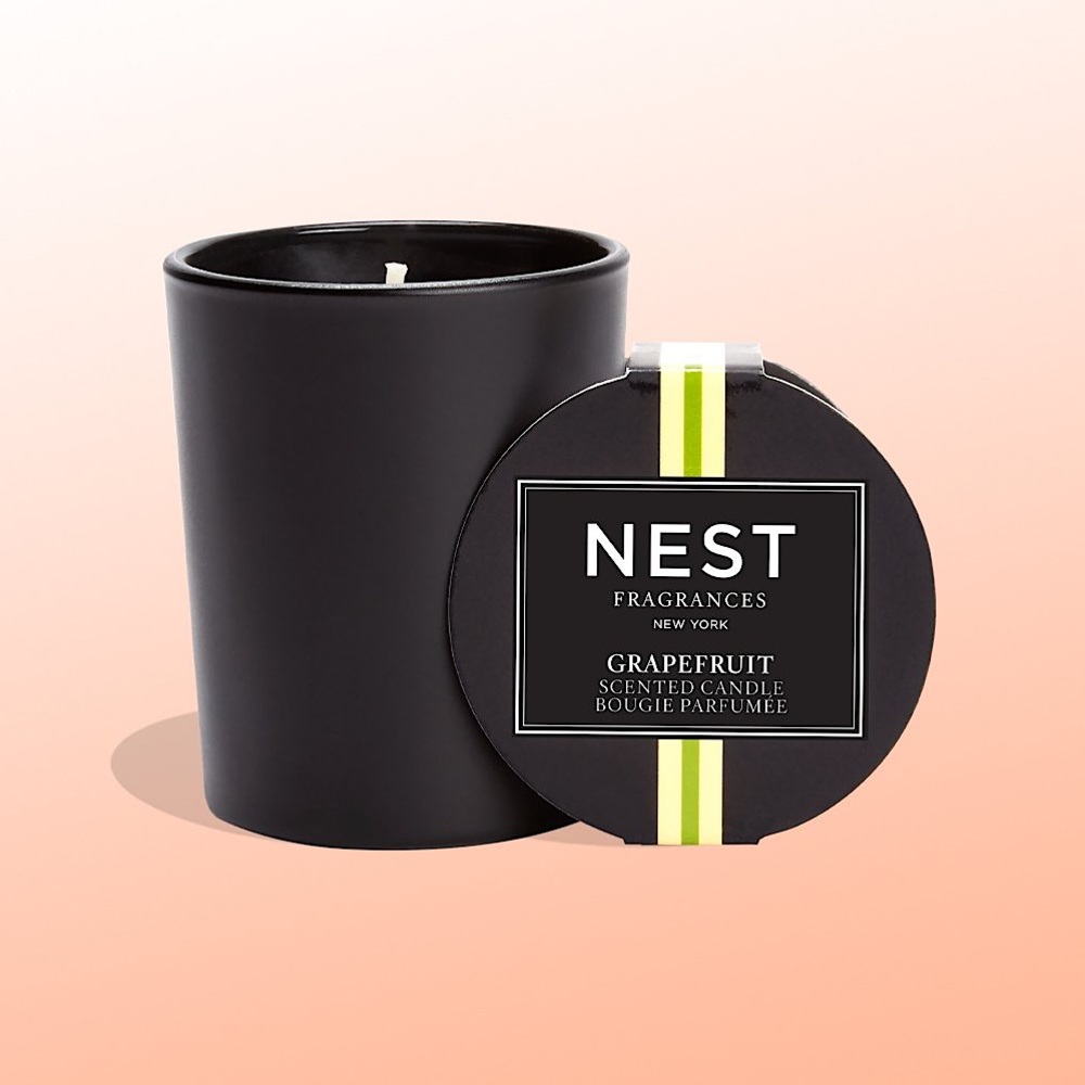 New NEST Grapefruit Scented Mini Candle